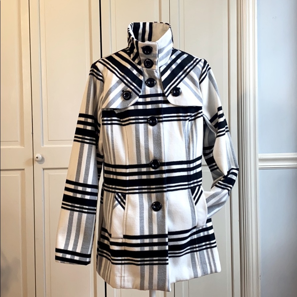 A. Byer White & Black winter coat
